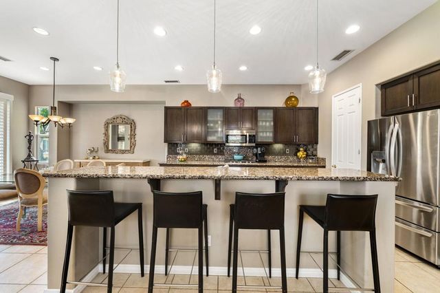 118 Mission Lake Way, Rancho Mirage, CA 92270