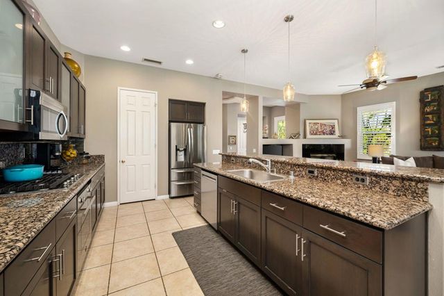 118 Mission Lake Way, Rancho Mirage, CA 92270