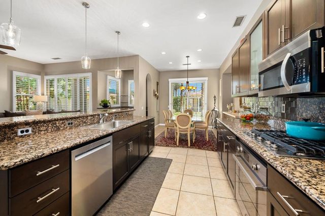 118 Mission Lake Way, Rancho Mirage, CA 92270