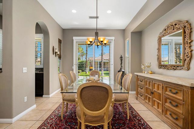 118 Mission Lake Way, Rancho Mirage, CA 92270