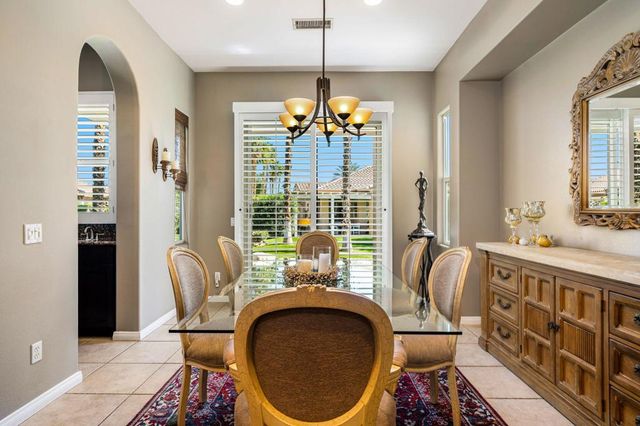 118 Mission Lake Way, Rancho Mirage, CA 92270