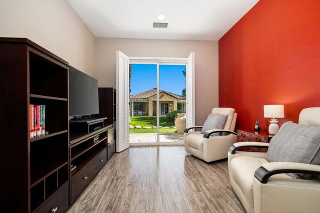 118 Mission Lake Way, Rancho Mirage, CA 92270