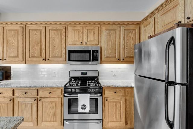 3160 Royal Creek SW Way, Lilburn, GA 30047