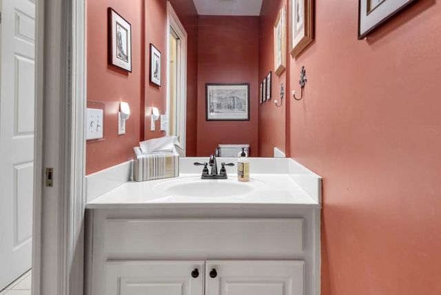 3160 Royal Creek SW Way, Lilburn, GA 30047