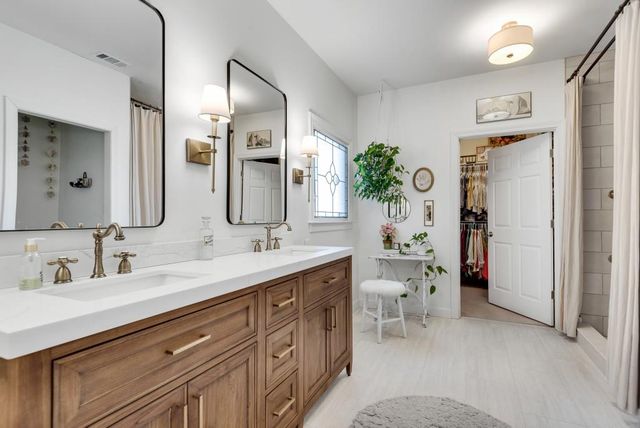 3160 Royal Creek SW Way, Lilburn, GA 30047