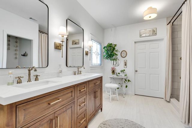 3160 Royal Creek SW Way, Lilburn, GA 30047