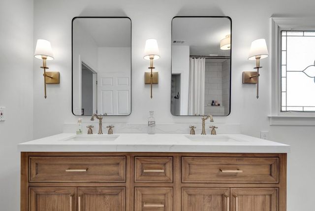 3160 Royal Creek SW Way, Lilburn, GA 30047