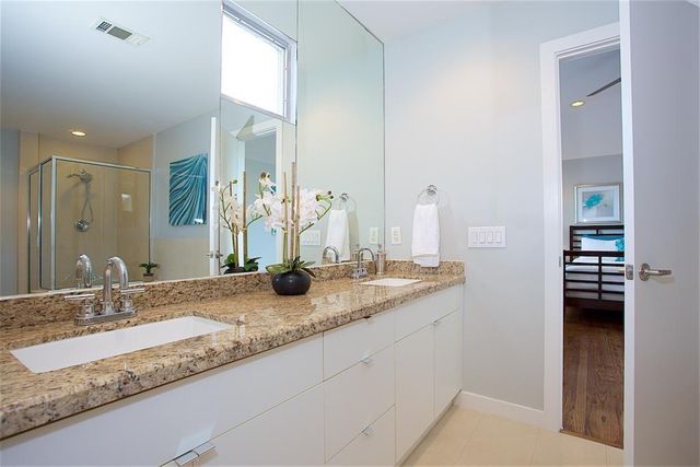 5342 Darling Street A, Houston, TX 77007