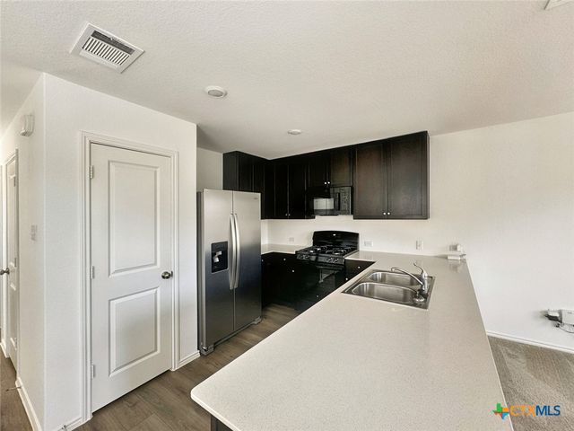 609 Soapstone Pass, San Marcos, TX 78656