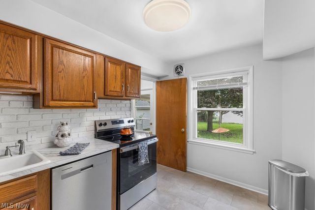 1107 Silver Lake Avenue, Cuyahoga Falls, OH 44223