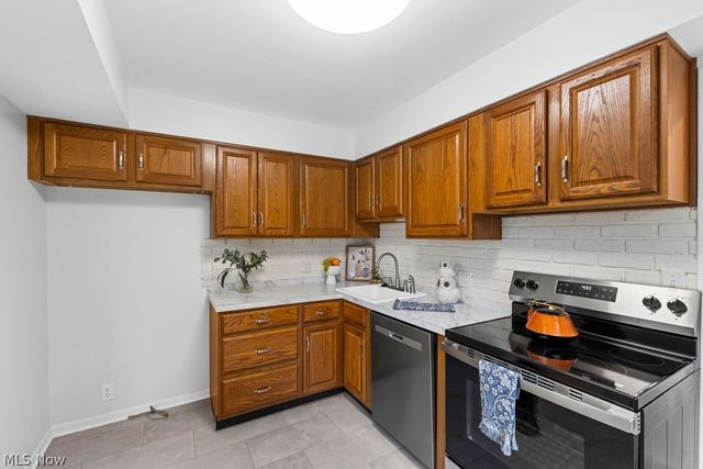 1107 Silver Lake Avenue, Cuyahoga Falls, OH 44223