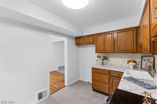 1107 Silver Lake Avenue, Cuyahoga Falls, OH 44223