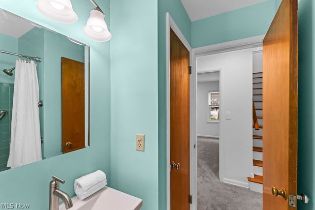 1107 Silver Lake Avenue, Cuyahoga Falls, OH 44223