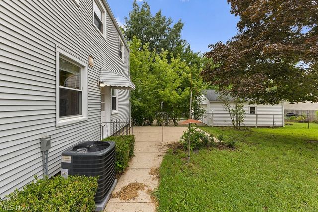 1107 Silver Lake Avenue, Cuyahoga Falls, OH 44223