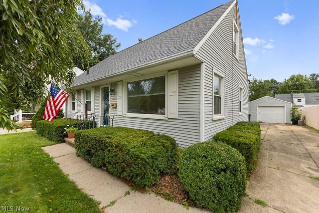 1107 Silver Lake Avenue, Cuyahoga Falls, OH 44223