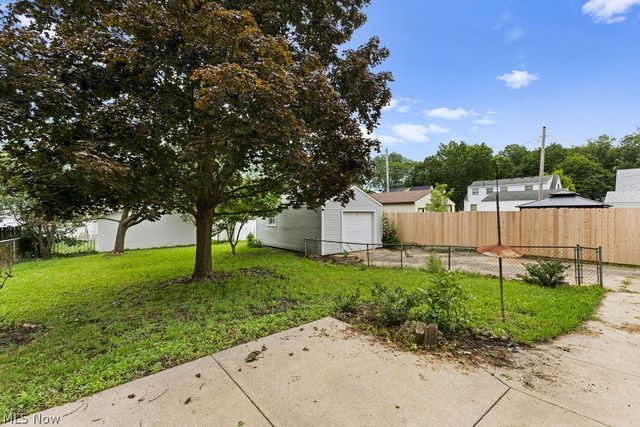 1107 Silver Lake Avenue, Cuyahoga Falls, OH 44223