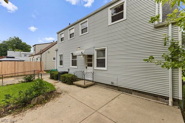 1107 Silver Lake Avenue, Cuyahoga Falls, OH 44223