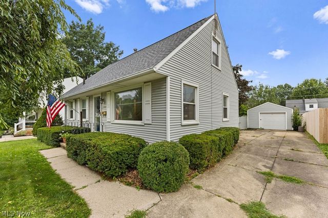 1107 Silver Lake Avenue, Cuyahoga Falls, OH 44223