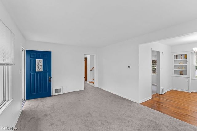1107 Silver Lake Avenue, Cuyahoga Falls, OH 44223
