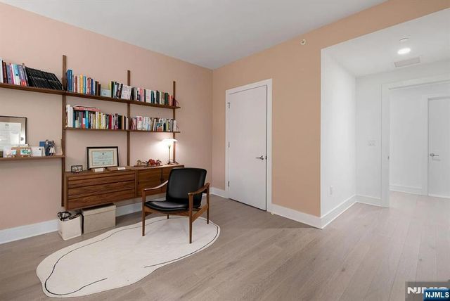 9 Ave At Port Imperial 713, West New York, NJ 07093