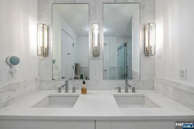 9 Ave At Port Imperial 713, West New York, NJ 07093