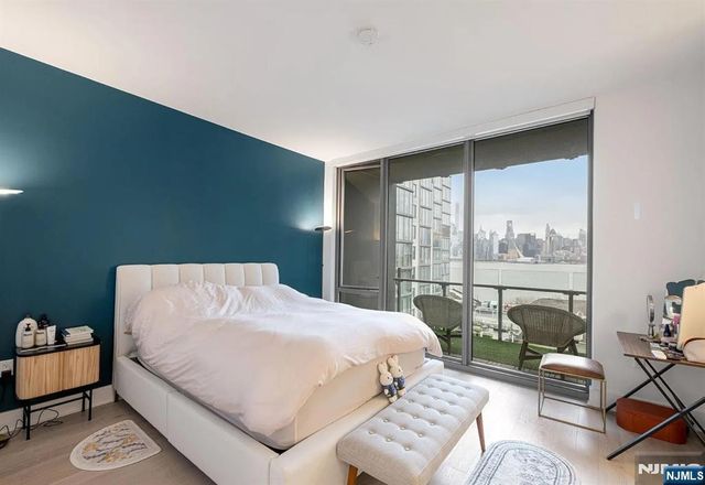 9 Ave At Port Imperial 713, West New York, NJ 07093