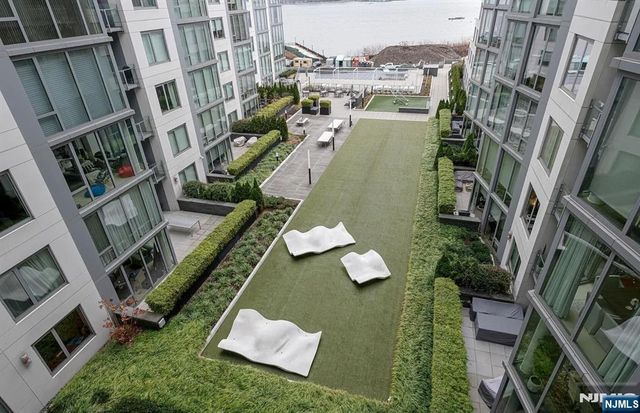 9 Ave At Port Imperial 713, West New York, NJ 07093