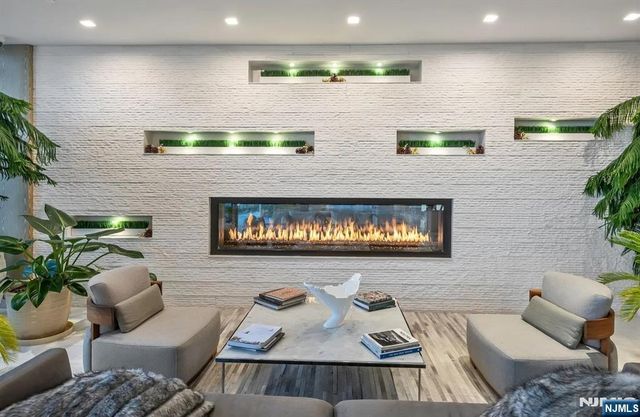 9 Ave At Port Imperial 713, West New York, NJ 07093