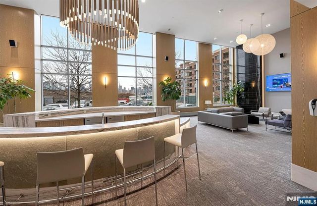 9 Ave At Port Imperial 713, West New York, NJ 07093