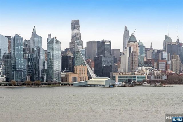 9 Ave At Port Imperial 713, West New York, NJ 07093