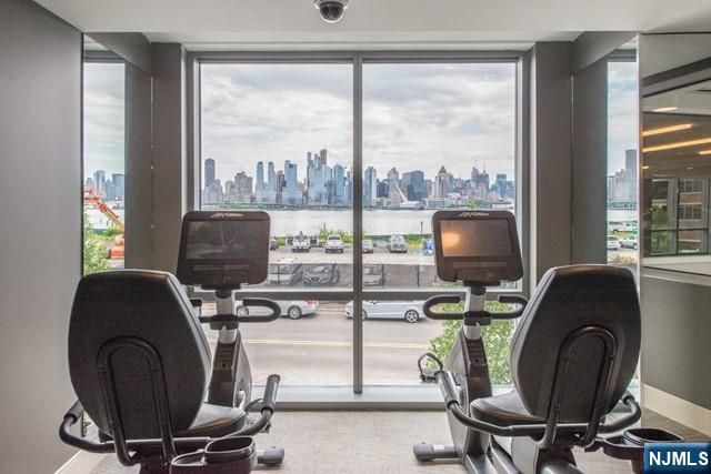 9 Ave At Port Imperial 713, West New York, NJ 07093