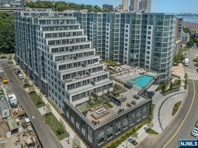9 Ave At Port Imperial 713, West New York, NJ 07093