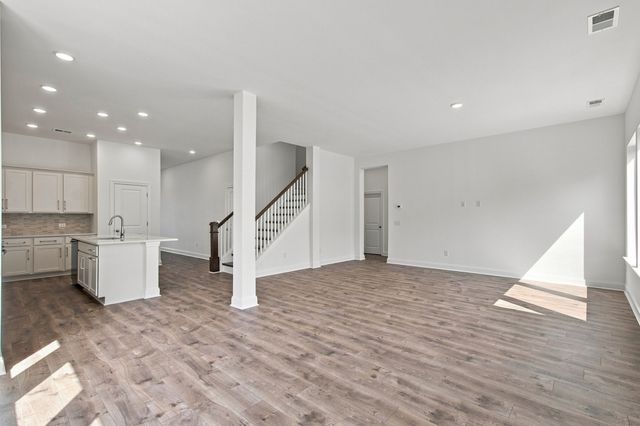 838 Drivers Cir, Columbia, TN 38401