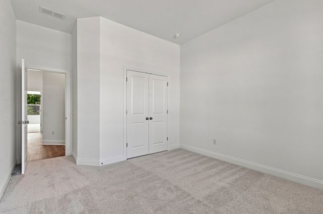 838 Drivers Cir, Columbia, TN 38401