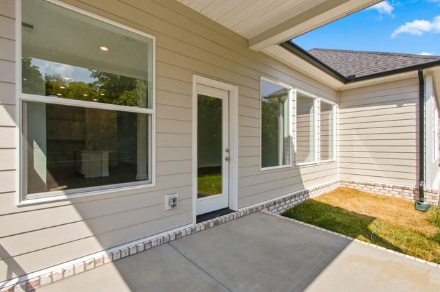 838 Drivers Cir, Columbia, TN 38401