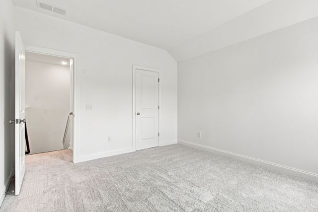 838 Drivers Cir, Columbia, TN 38401