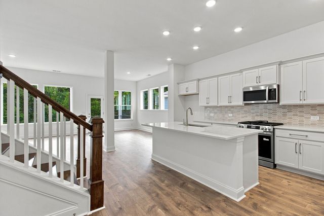 838 Drivers Cir, Columbia, TN 38401