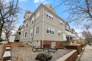 29 Packard Ave 1, Somerville, MA 02144