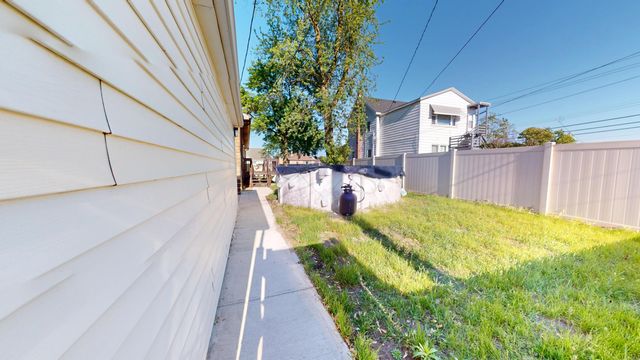 6832 Waveland Avenue, Hammond, IN 46323