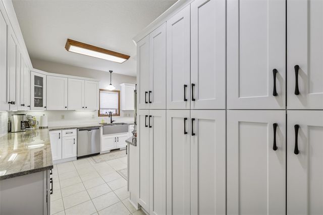 1511 W Franklin Avenue, Indianola, IA 50125