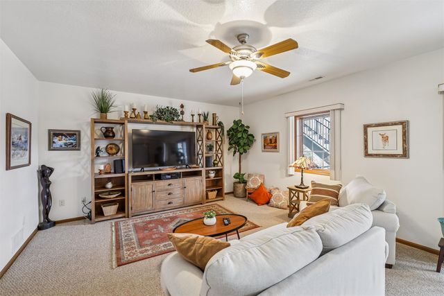 1511 W Franklin Avenue, Indianola, IA 50125