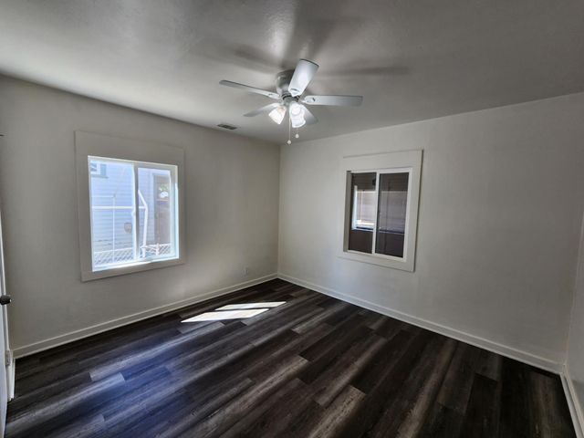 820 W Park St, Stockton, CA 95203