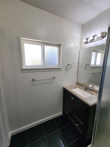 820 W Park St, Stockton, CA 95203