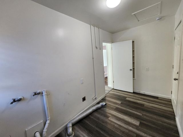 820 W Park St, Stockton, CA 95203
