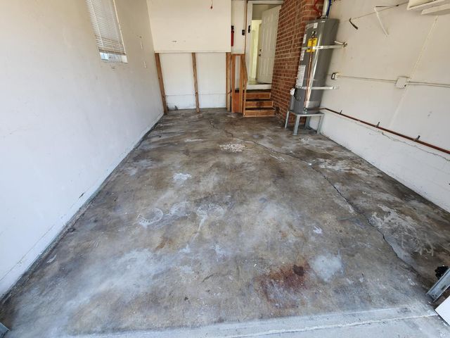 820 W Park St, Stockton, CA 95203