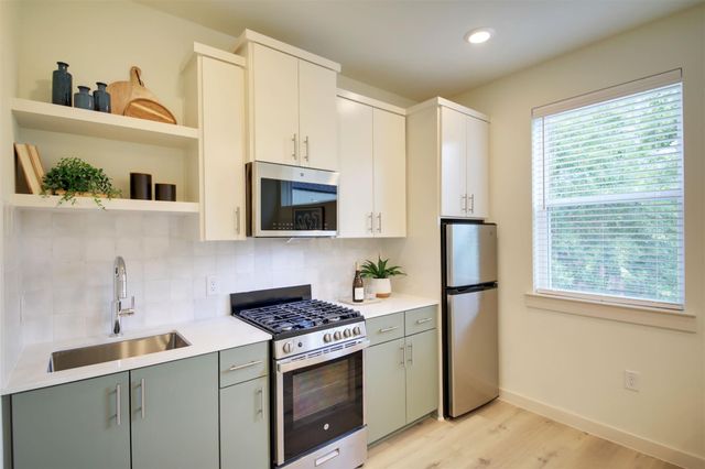 6802 Montana ST 2, Austin, TX 78741
