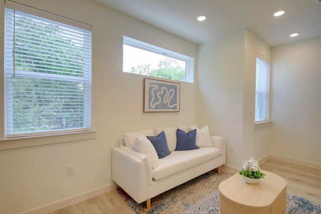 6802 Montana ST 2, Austin, TX 78741