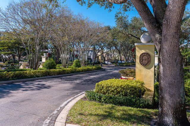 5877 Bartram Street, Boca Raton, FL 33433