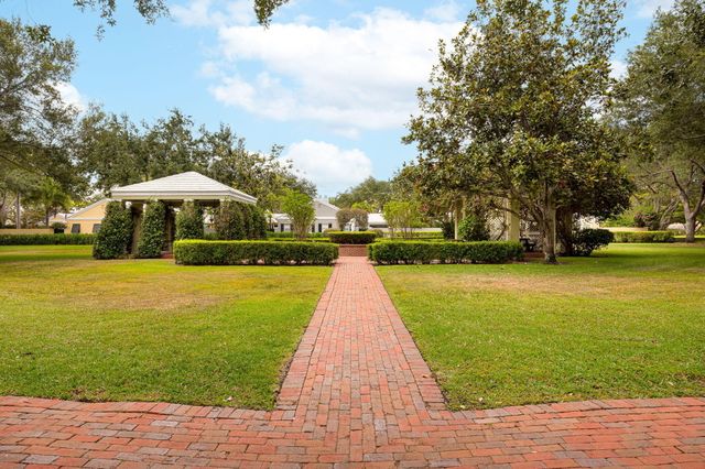 5877 Bartram Street, Boca Raton, FL 33433