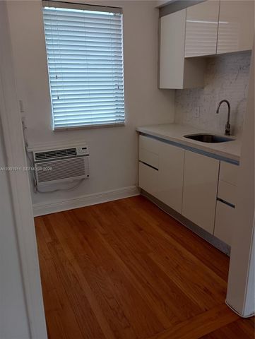 535 74 11, Miami Beach, FL 33141